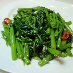 ผัดผักบุ้งสไตล์ฮองกง