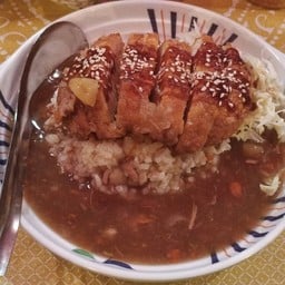 ข้าวราดแกงกะหรี่ญี่ปุ่น
