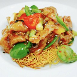 เส้นใหญ่ผัดเต้าาซี่หมู