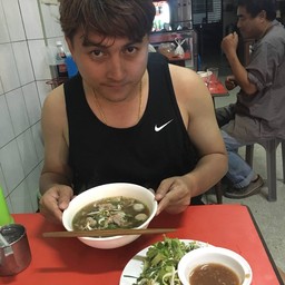 ก๋วยเตี๋ยวป้าเกื่อง หน้าออมสิน