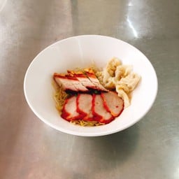 บะหมี่เกี๊ยวหมูแดง+หมูกรอบ