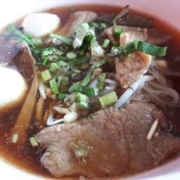 ก๋วยเตี๋ยวหมูน้ำแดง อร่อยมาก 