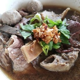 โต เกาเหลาเนื้อ  นาพร้าว
