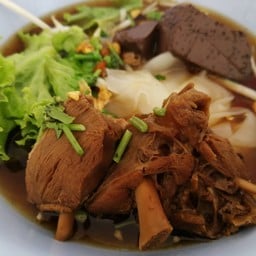 ก๋วยเตี๋ยวเนื้อสามย่าน (เจ้าเก่า)