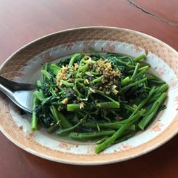 ผัดผักบุ้ง