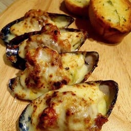 หอยแมลงภู่อบชีส