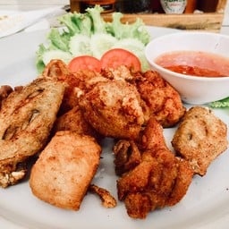 ไก่ทอดวานัวร์. (ราคา 190+ บาท)