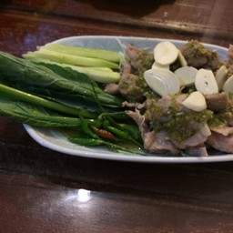 หมูทางร้านทำได้นุ่มมากๆค่ะ ผัดคะน้าสดสะอาด กรอบ