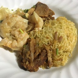 กมล เกี๊ยวกุ้ง ทิพโอชา ตลาดน้ำวัดใหญ่สว่างอารมณ์