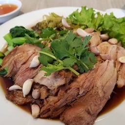 ข้าวขาหมู คุณมด Food Court โกเซอรี่ ภูเก็ต