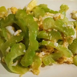 มะระผัดไข่