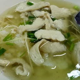 ข้าวต้มปลาก๋วยเตี๋ยวปลาตึกม่วง