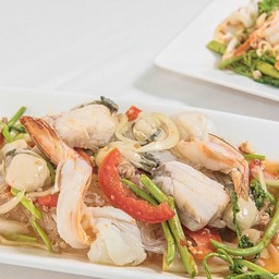 ยำ ทะเล (ปลา กุ้ง หอย)