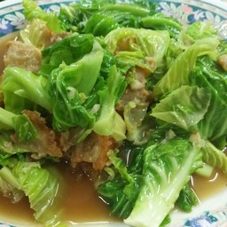 ผัดแขนงหมูกรอบ