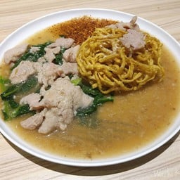 ราดหน้าเคี้ยงเอ็มไพร์ Bluport Hua Hin