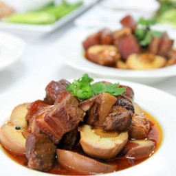 พะโล้ไข่เค็ม