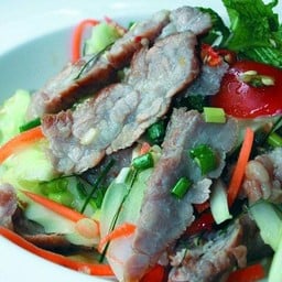 ยำเนื้อย่าง