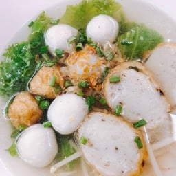 เกาเหลาลูกชิ้นปลา