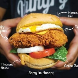 [อร่อยซ่ากับโค้ก] Hungry Crispy Chicken Burger +  โค้ก ไม่มีน้ำตาล (กระป๋อง) 