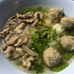 นำชัย ก๋วยเตี๋ยวเนื้อ