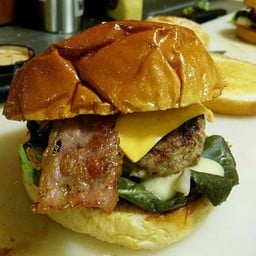 เออเบิ้ลเบอร์เกอร์หมู