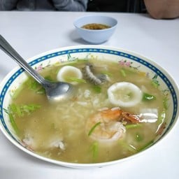 ข้าวต้มรวมมิตรทะเล