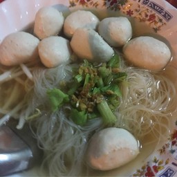 หมูน้ำใส ลูกชิ้นเด็ด ซุปหอมร้อนระอุ
