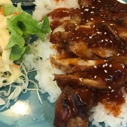ข้าวไก่ทอดซอสโตเกียว