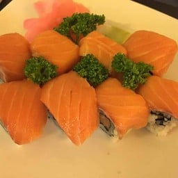 แซลมอนโรล