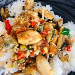 น้องณี อาหารตามสั่ง