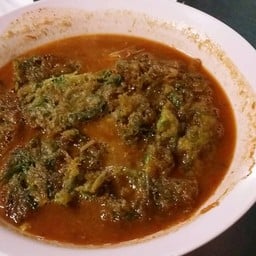 แกงส้มชะอมไข่