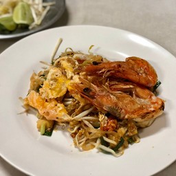 ผัดไทยกุ้งสด