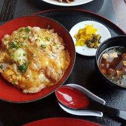 รสสัมผัส มันใช้ ข้าวหน้าหมูที่อร่อยที่สุดเท่าที่เคยกินมาคร้า