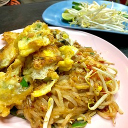 ผัดไทย หอยทอด ตรงข้ามเซเว่นเอฟบีที