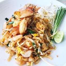 ผัดไทยกุ้งสด