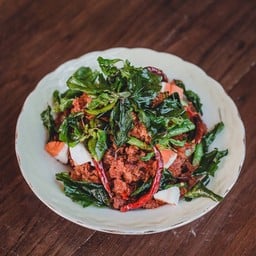 ปลาดุกฟูผัดพริกขิงไข่เค็ม