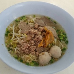 ปริมาณกลางๆ น้ำซุปหวานนำ ผักกรอบสดดี