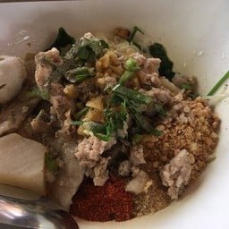 ก๋วยเตี๋ยวหมูตำลึง บางน้ำผึ้ง