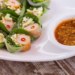 แหนมเนืองโรล (Nem Nuong Roll)