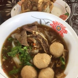 ก๋วยเตี๋ยวข้างวัดพญาชมภู