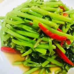 ผัดผักบุ้งไฟแดง