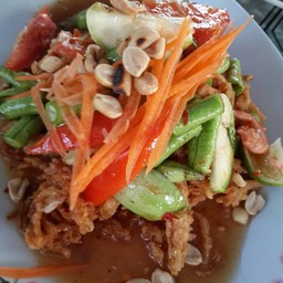 จันทร์เพ็ญ ส้มตำทอดห้าดาว อุตรดิตถ์