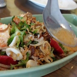 ยำถั่วฟู