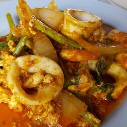 ทะเลผัดผงกะหรี่