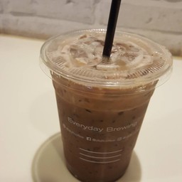 บรรยากาศร้านก้อน่ารักเหมาะแก่การแว้บมานั่ง แต่อย่านาน 555