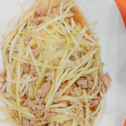 กุยช่ายขาวผัดเต้าหู้