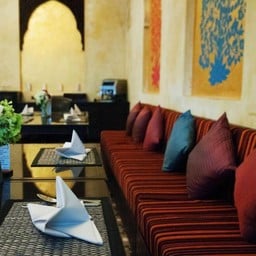 โรงแรมชีคอิซทานา