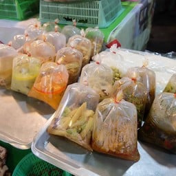 ป้าน้อยซุปอีสาน