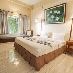 ทรีบีบูติคโฮเทล