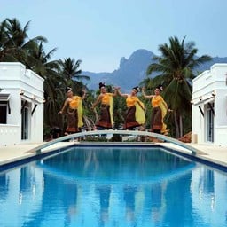 ทะเลธารารีสอร์ท